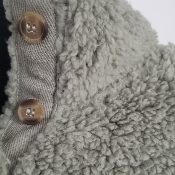 Fleece pullover size medium - Picture 3 of 6